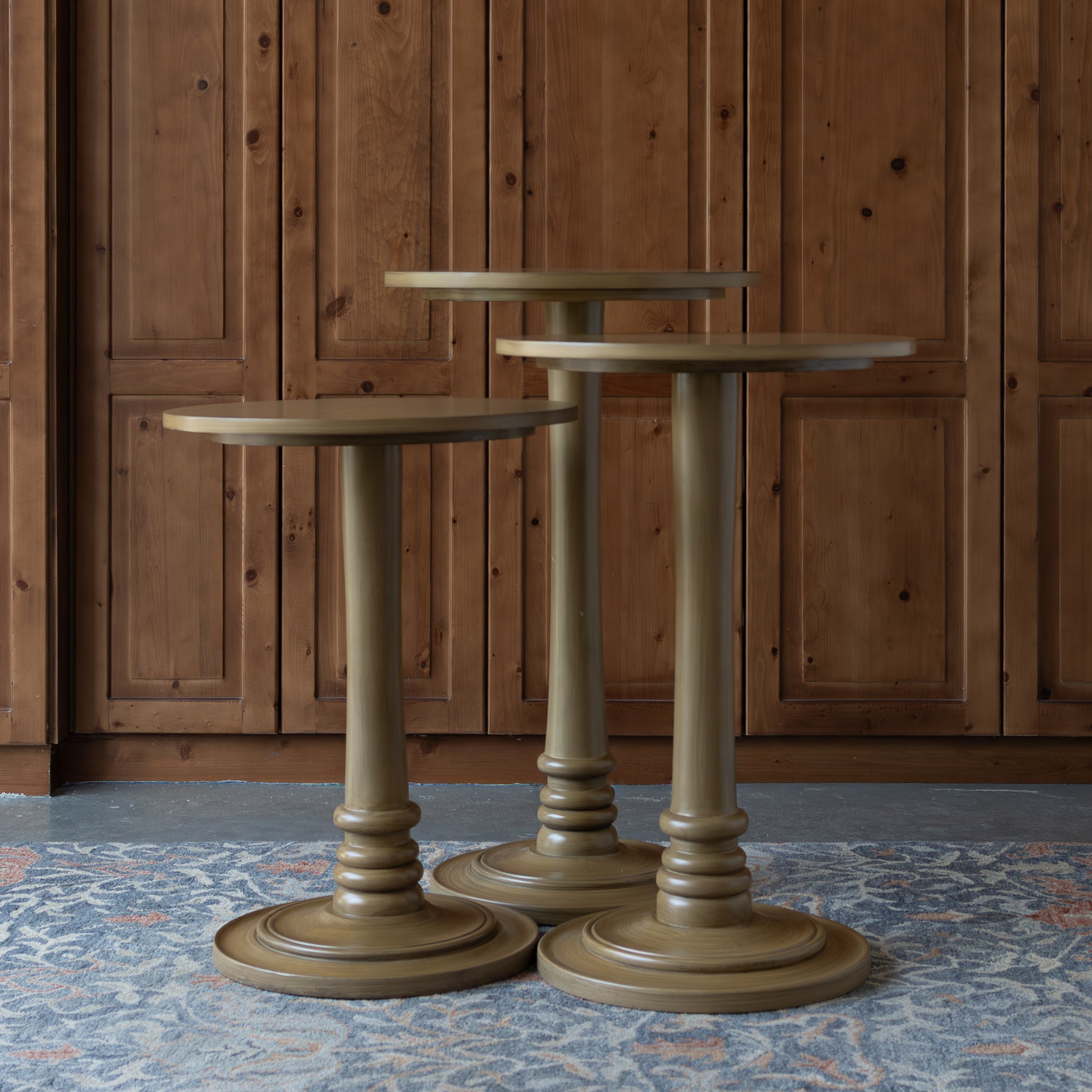 Round Bloomholds