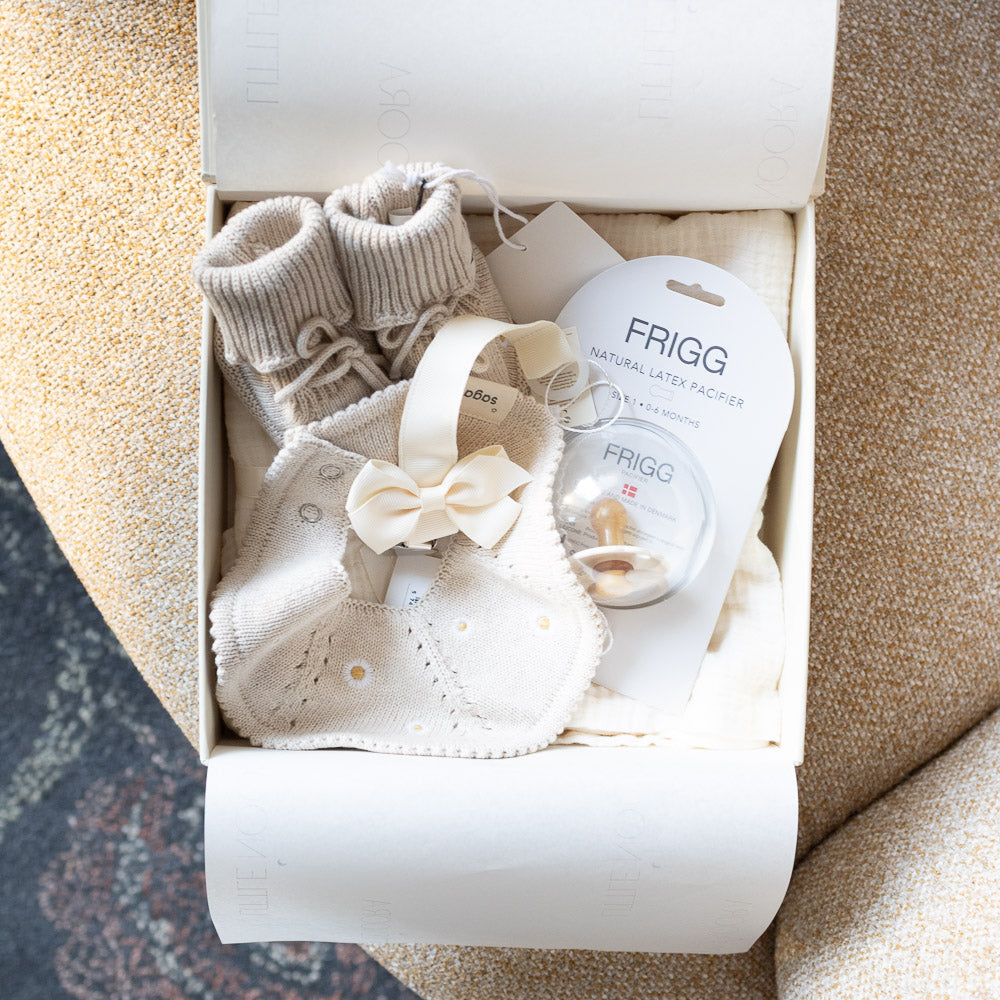 The Daisy Newborn Box